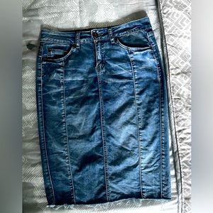Frayed Bottom Denim Skirt Size Small